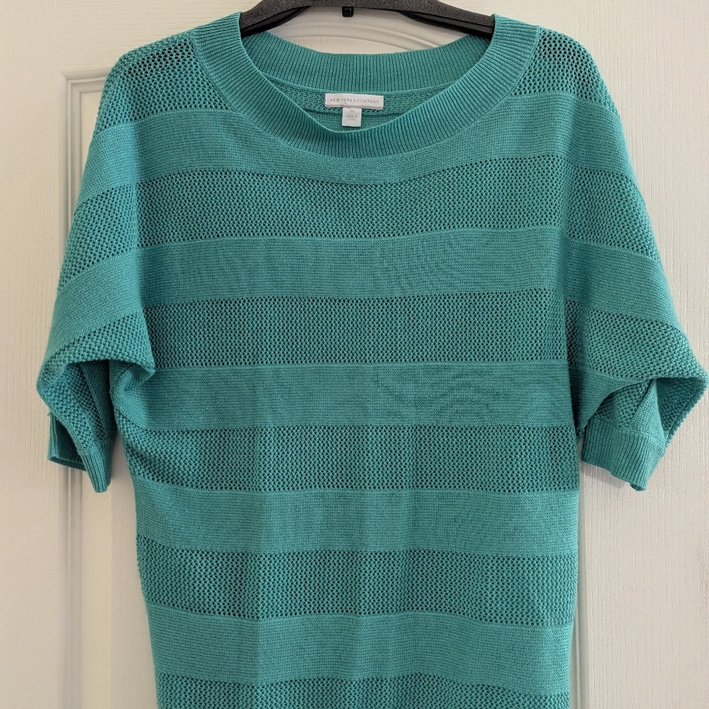 New York & Company Green Crew Neck Sweater